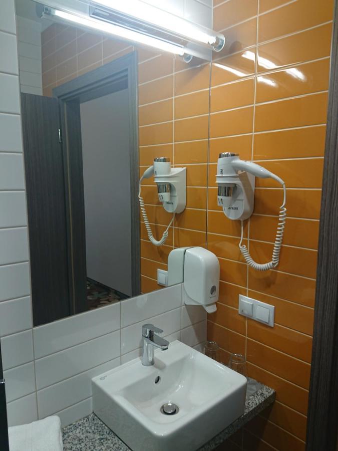 Algiro Hotel Kaunas Luaran gambar